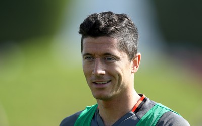 完美电竞动态-乌克兰队争议判罚获利引热议